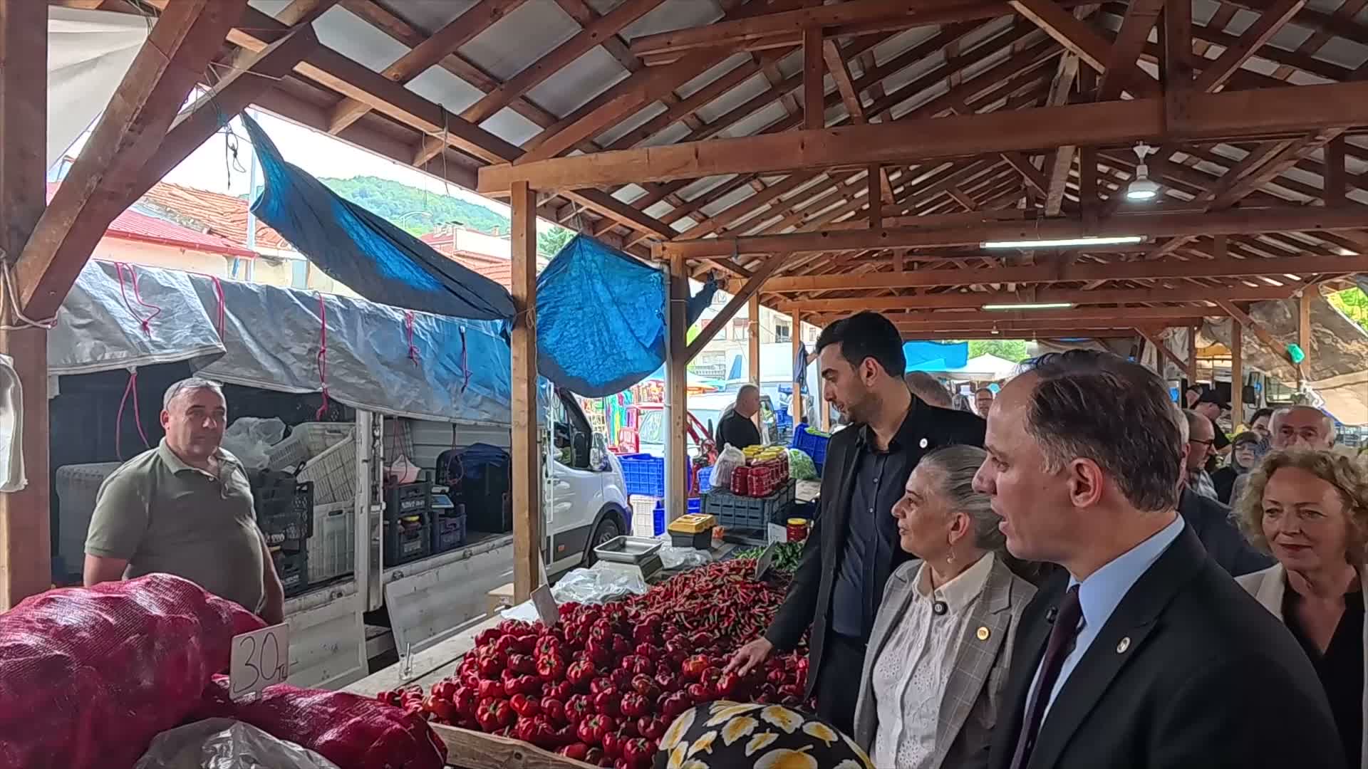 "Vatandaşın gündemi ekonomik kriz"