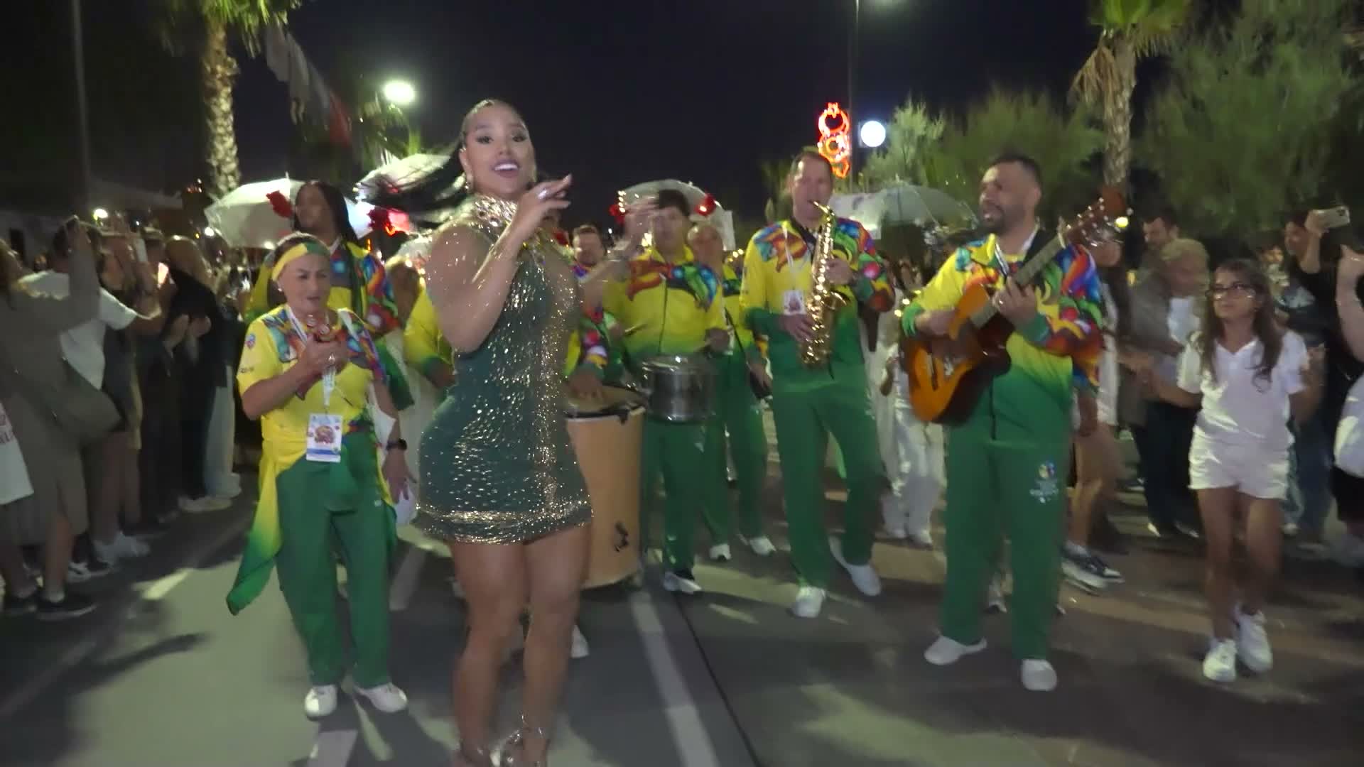 27. Büyükçekmece Kültür ve Sanat Festivali kortejinde karnaval coşkusu