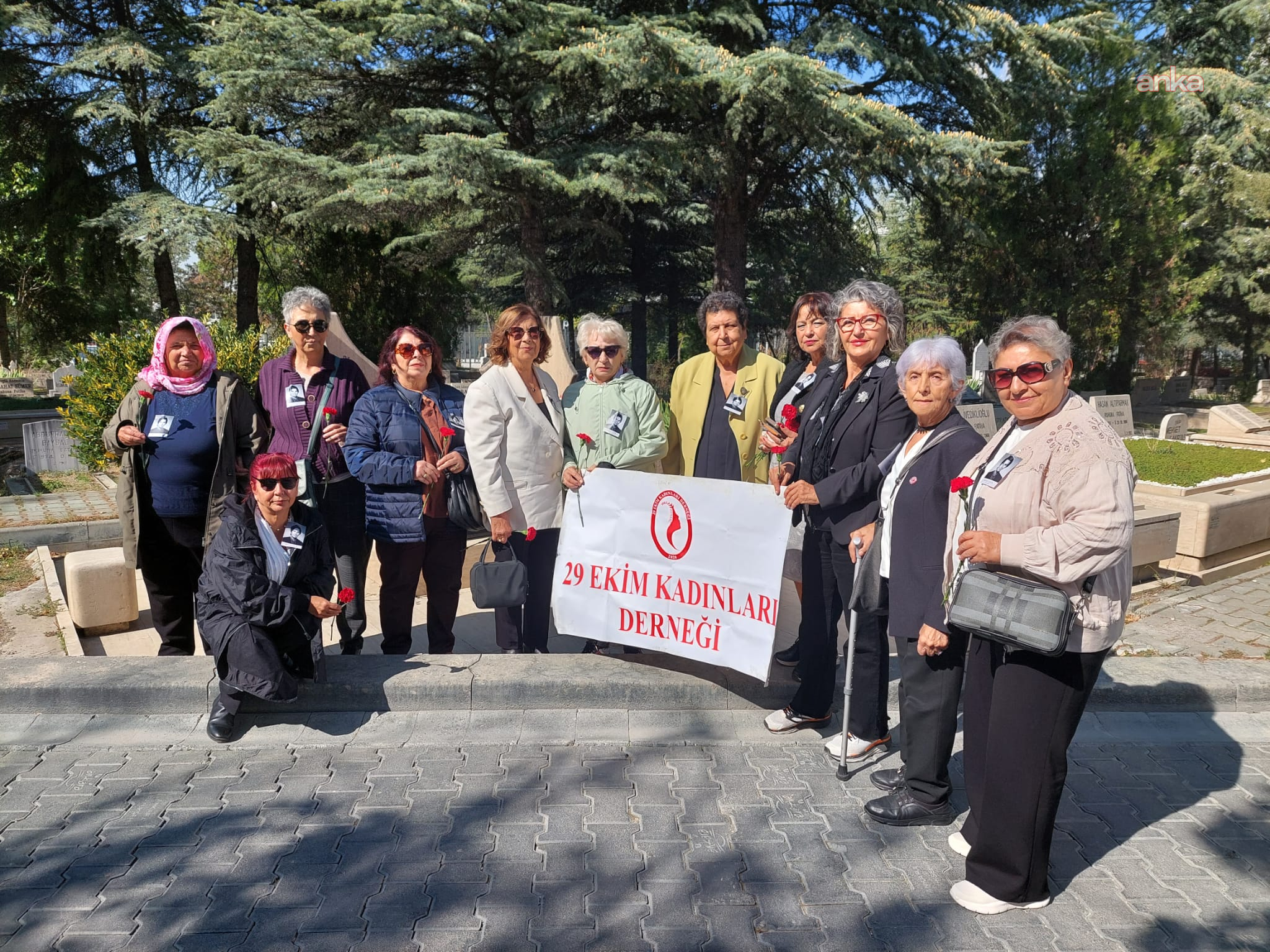29 Ekim Kadınları Derneği üyeleri, Bahriye Üçok'u andı