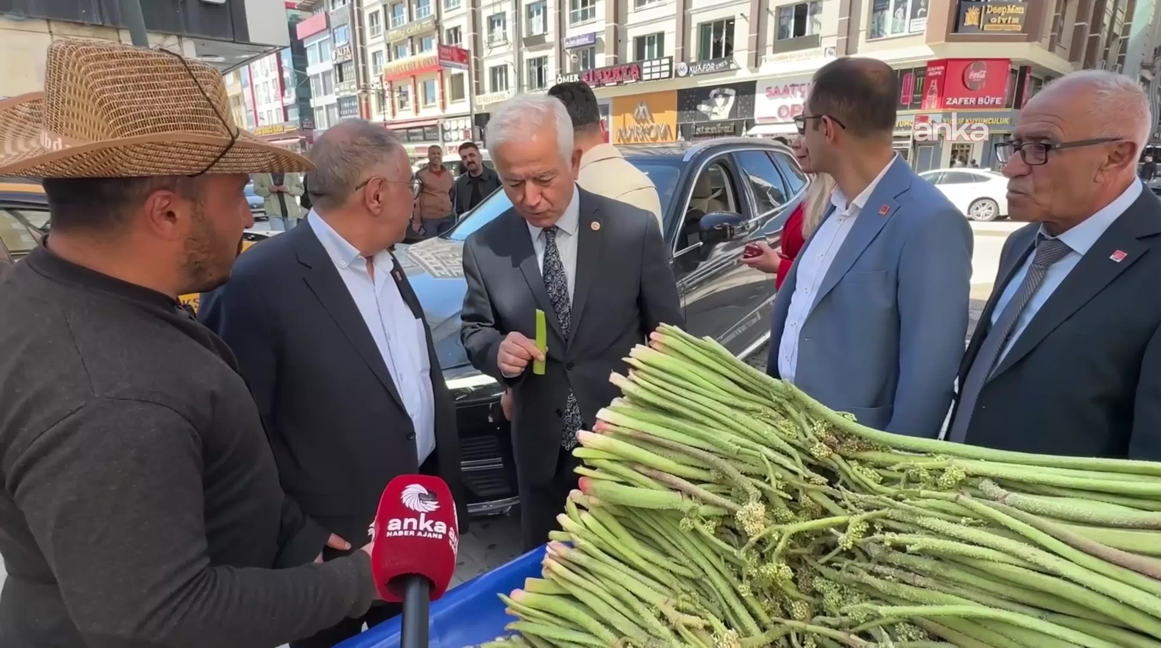 CHP heyeti Van'da... Bir yurttaş: "21 yıldır AK Parti'ye çalışıyorum. Artık bir oy vermeyeceğim"