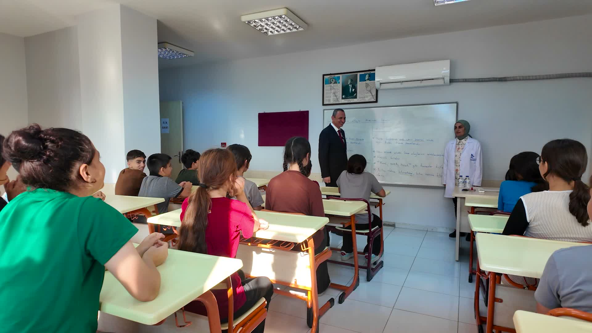 Yüreğir Belediyesi'nden LGS adaylarına çanta ve sınava hazırlık seti