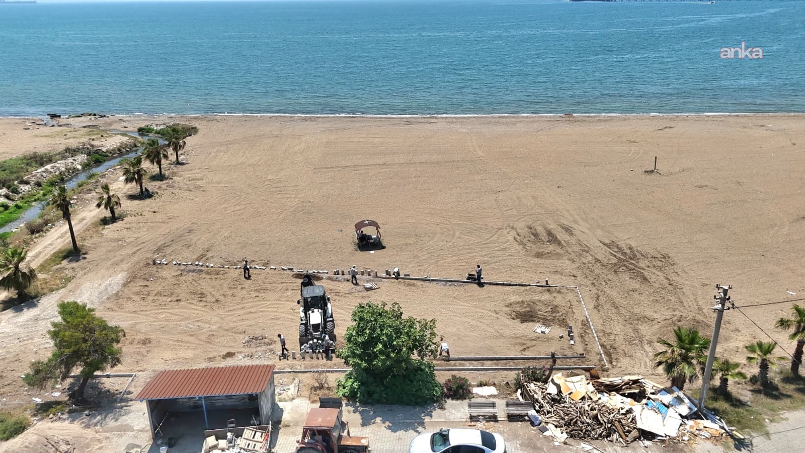Ceyhan Belediyesi'nden İncirli Plajı’na modern çocuk parkı
