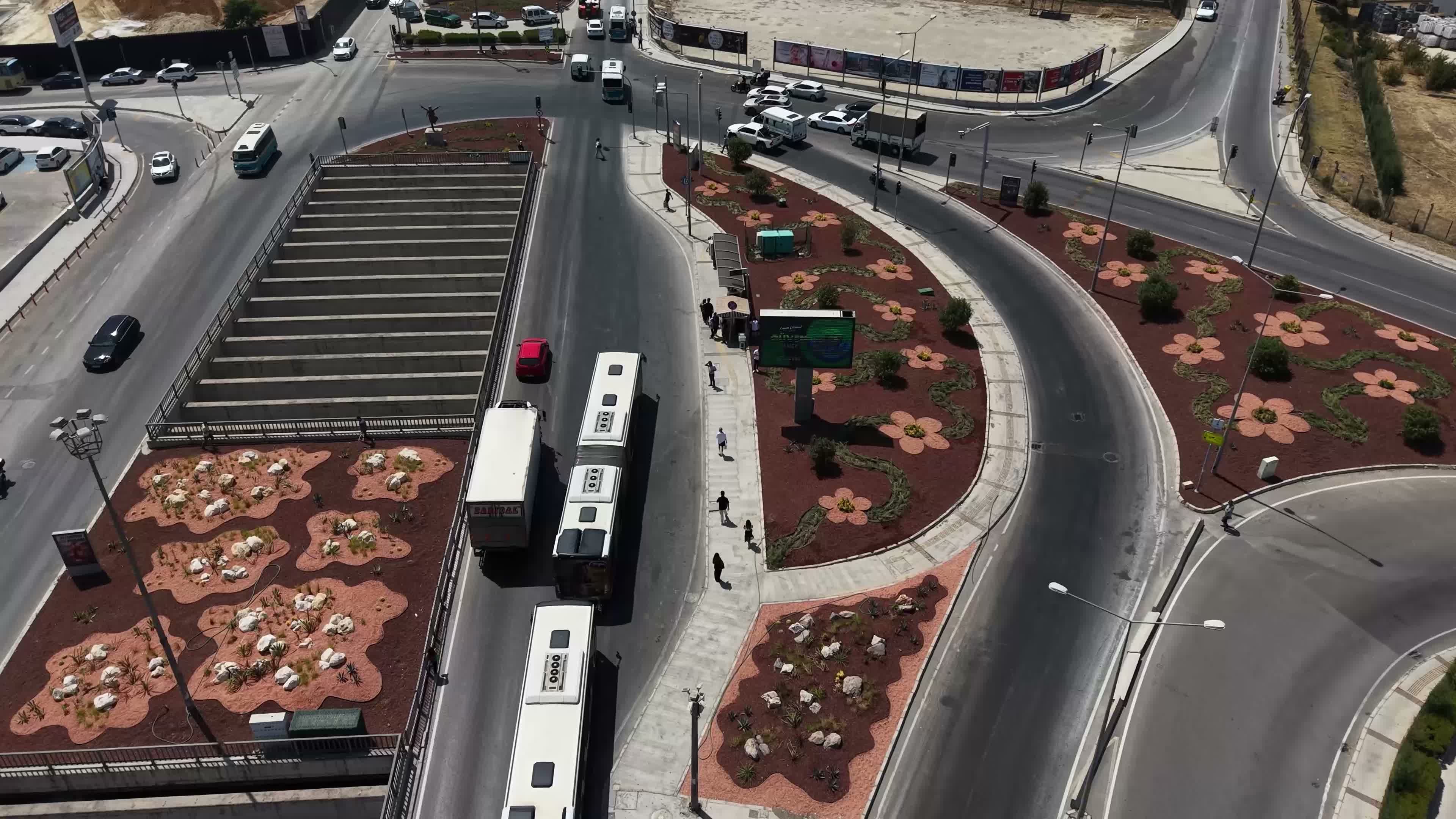 İzmir Büyükşehir Belediyesi ESBAŞ Kavşağı’nı yeniledi