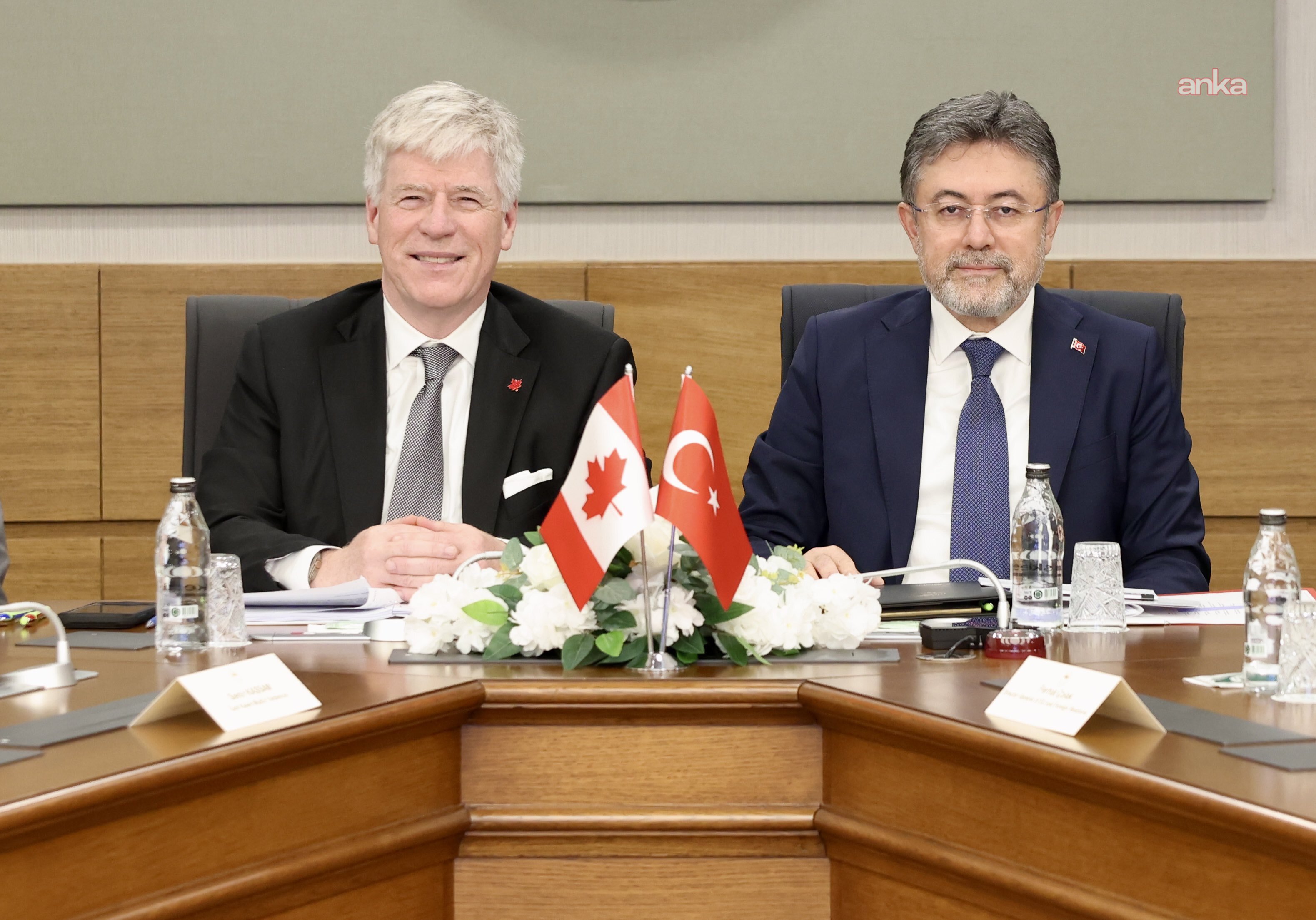 Tarım ve Orman Bakanı Yumaklı, Kanada Enerji ve Doğal Kaynaklar Bakanı Hodgson ile görüştü