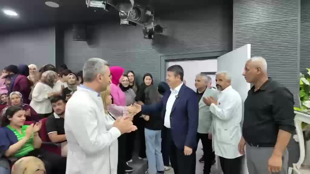 Adıyaman Belediye Başkanı Tutdere, YKS öncesi AKEM öğrencileriyle buluştu