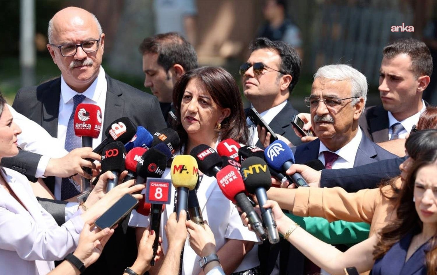 DEM Parti İmralı Heyeti, Demirtaş ve Mızraklı'yı ziyaret etti: "Arkadaşlarımız, özgürlüklerinden artık bir saat bile mahrum kalmamalıdır"