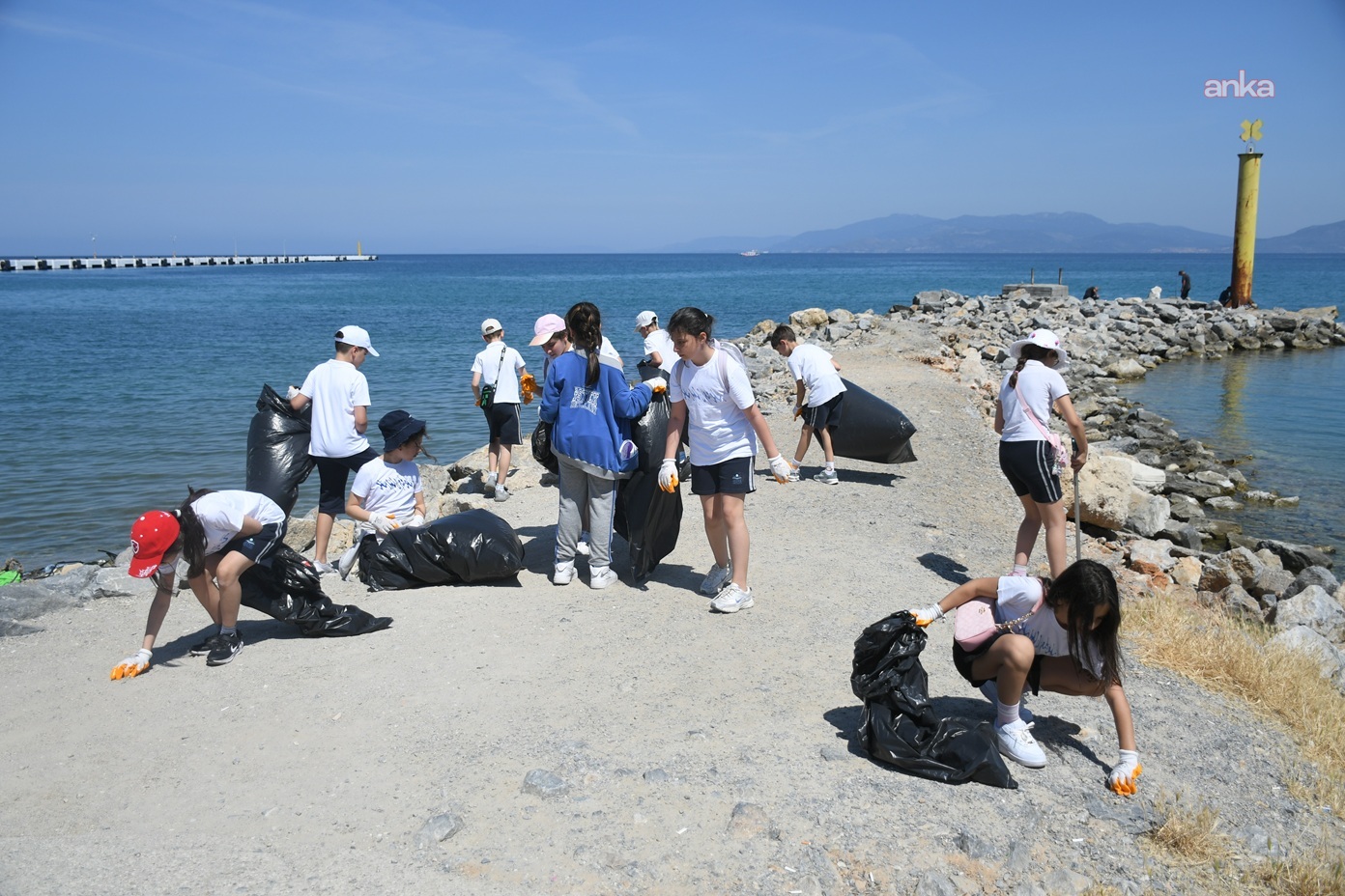Geleceğin çevre gönüllüleri, Kuşadası Belediyesi’nin etkinliğinde buluştu