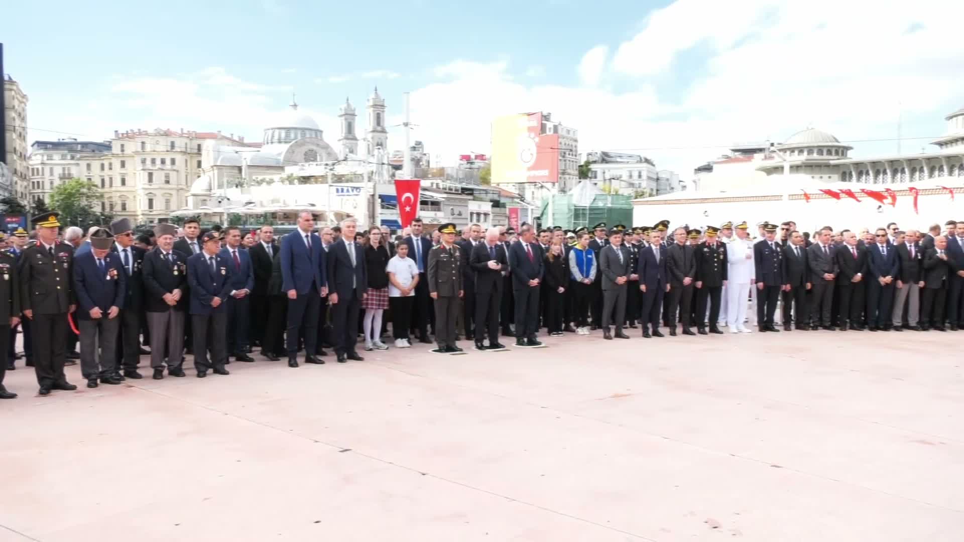 6 Ekim İstanbul'un Kurtuluşu'nun 103. yılı Taksim'de kutlandı