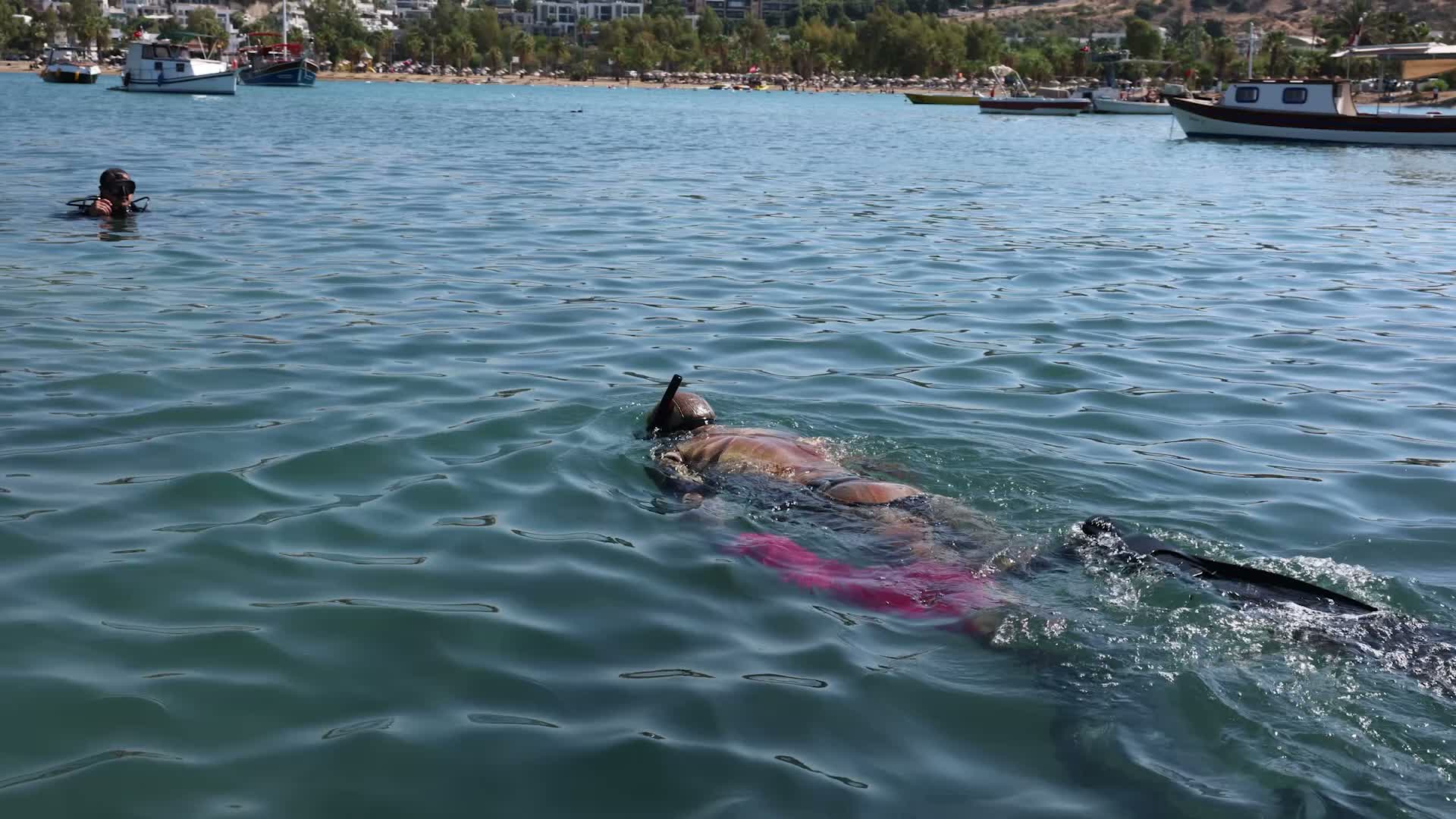 Bodrum Belediyesi'nin Deniz Dibi Temizliği, Gümbet'te devam etti