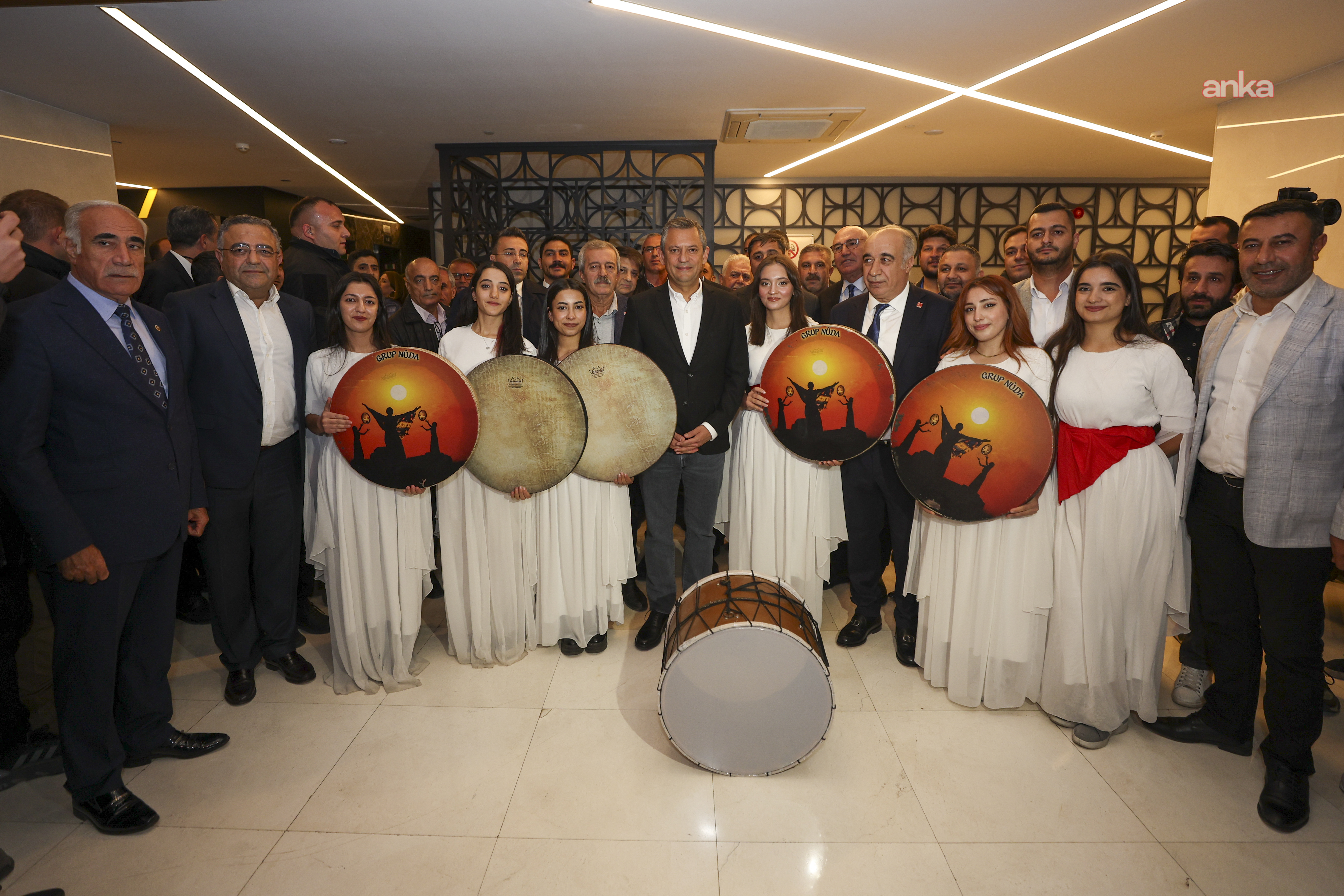 Özgür Özel, haziran ayında 10 şehri içerecek doğu turuna çıkıyor