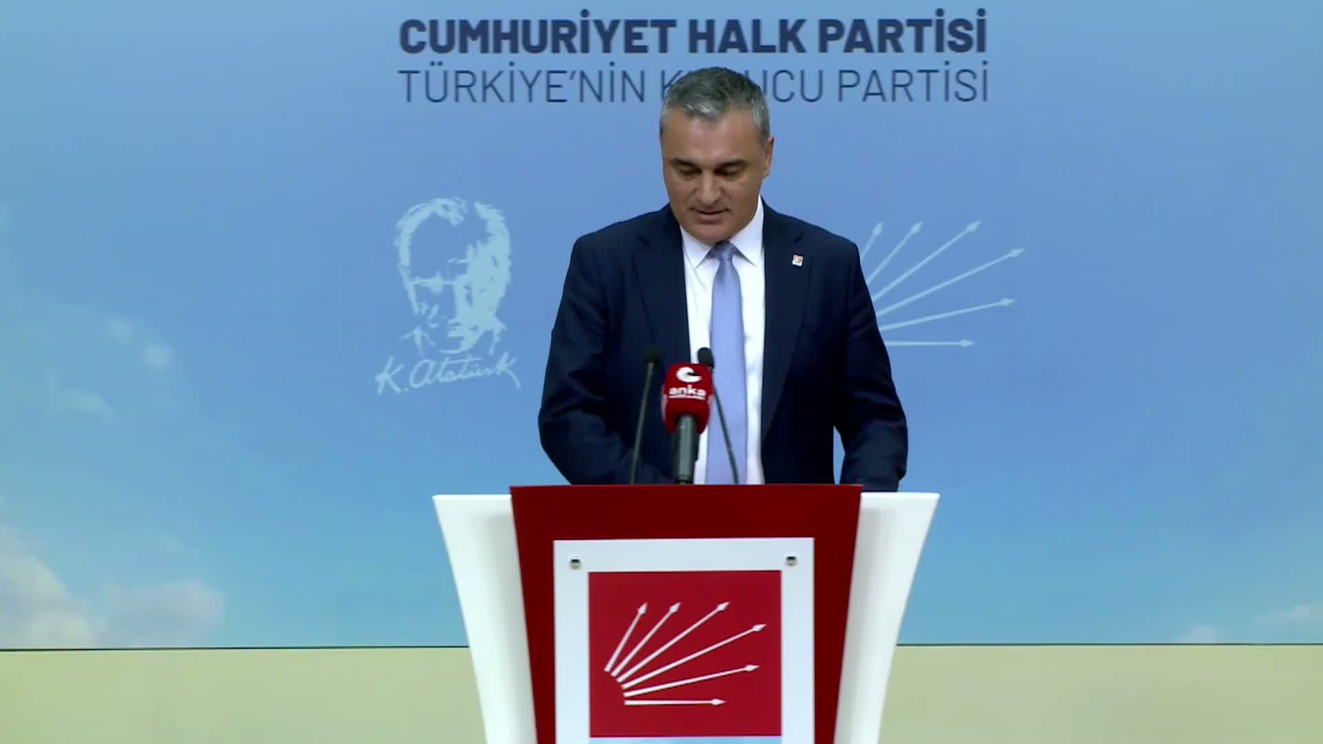 CHP Sözcüsü Sarı: CHP'nin özellikle son on yılında yönetim sorumluluğu taşımış arkadaşların, bugün parti dışına çıkarak CHP'yi eleştiriyor olmalarını da son derece ironik buluyorum