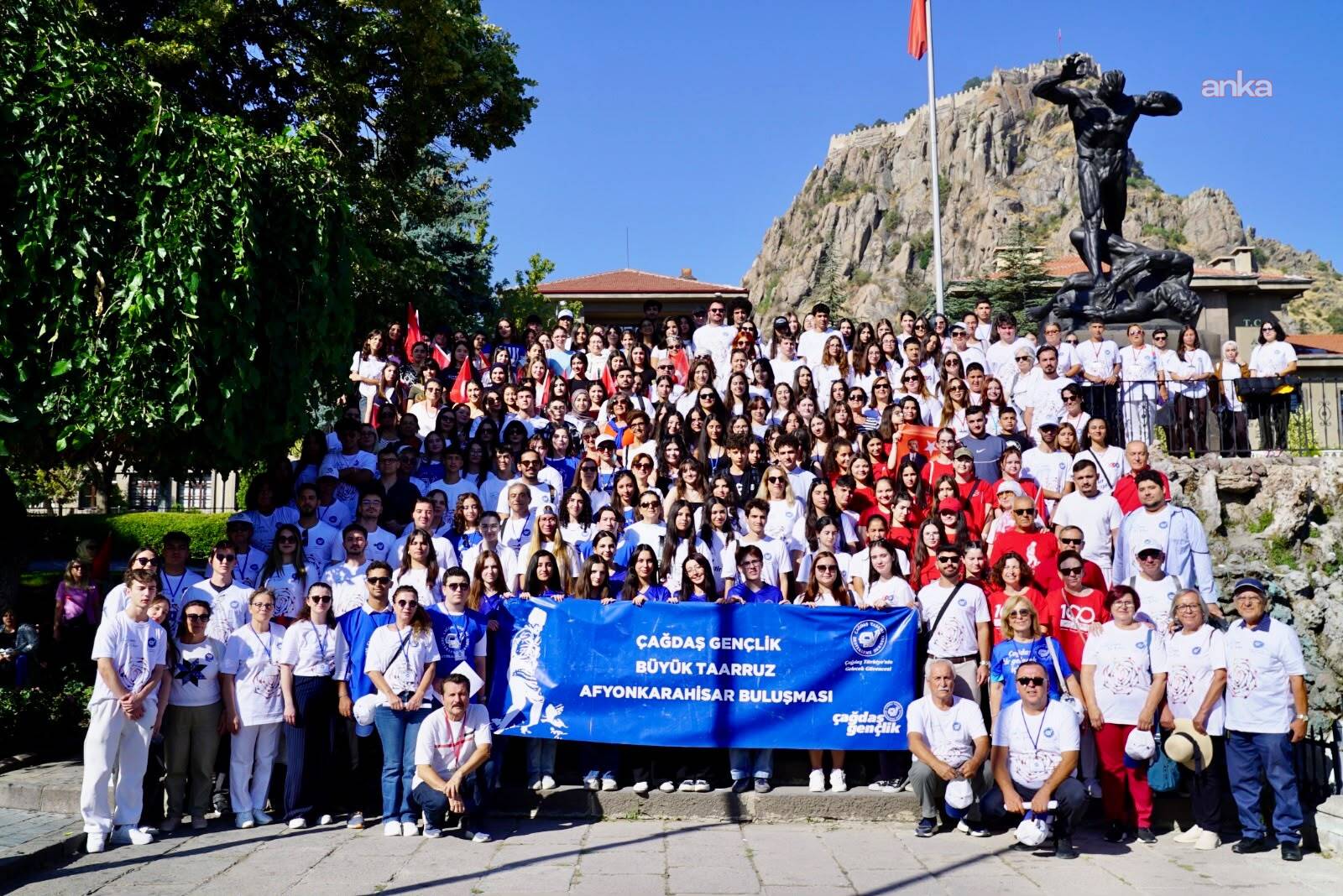 ÇYDD'nin 5. Geleneksel Büyük Taarruz Afyonkarahisar Buluşması, 300 gencin katılımıyla düzenlendi