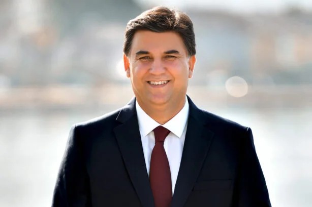Fethiye Belediye Başkanı'na silahlı saldırı... Fethiye Belediyesi: "İlçe Emniyet Müdürlüğümüz tarafından geniş çaplı soruşturma başlatılmış olup, süreç titizlikle takip edilmektedir"