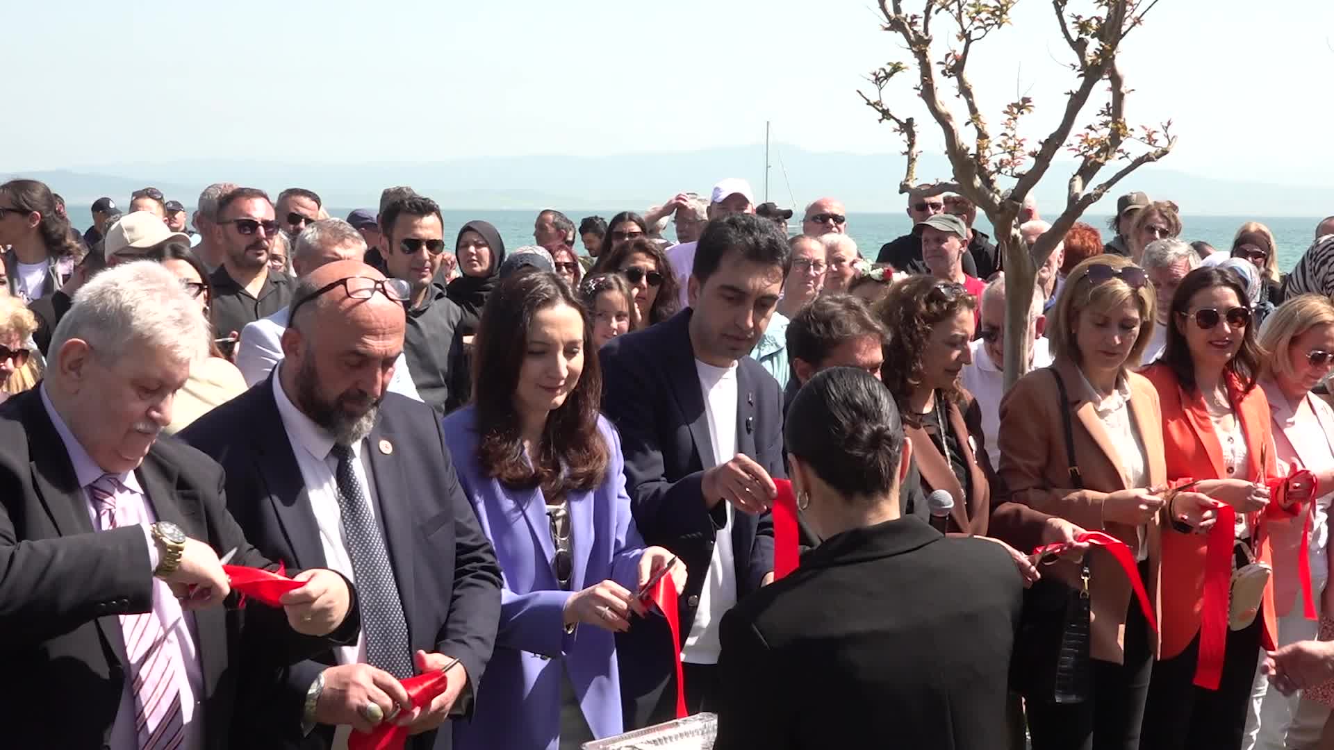 Tuzla Belediyesi, Yeşil Kıyı Parkı'nı yenilenen yüzüyle hizmete açtı