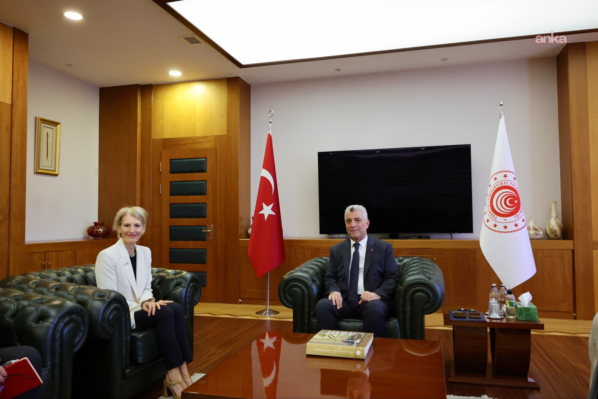 Ticaret Bakanı Bolat, görev süresi sona eren İngiltere'nin Ankara Büyükelçisi Morris'le görüştü