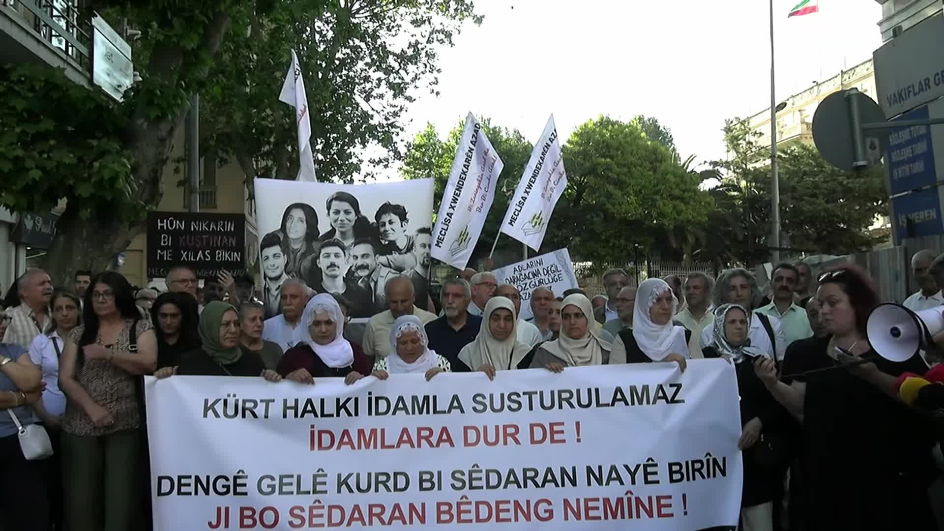 İran İstanbul Baskonsolosluğu önünde eylem: "İdamlar durdurulsun"