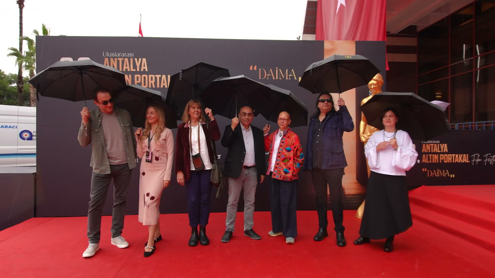 Altın Portakal'da "sinema sektöründe iklim odaklı dönüşüm" ele alındı