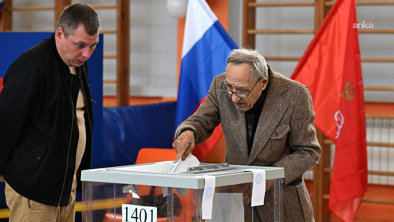 Rusya’da parlamento seçimlerinde son gün: Putin savaşa desteğin ölçüleceğini söylüyor