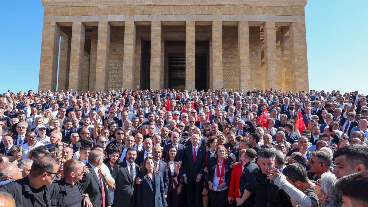 CHP 103 yaşında, Kılıçdaroğlu Anıtkabir'de...