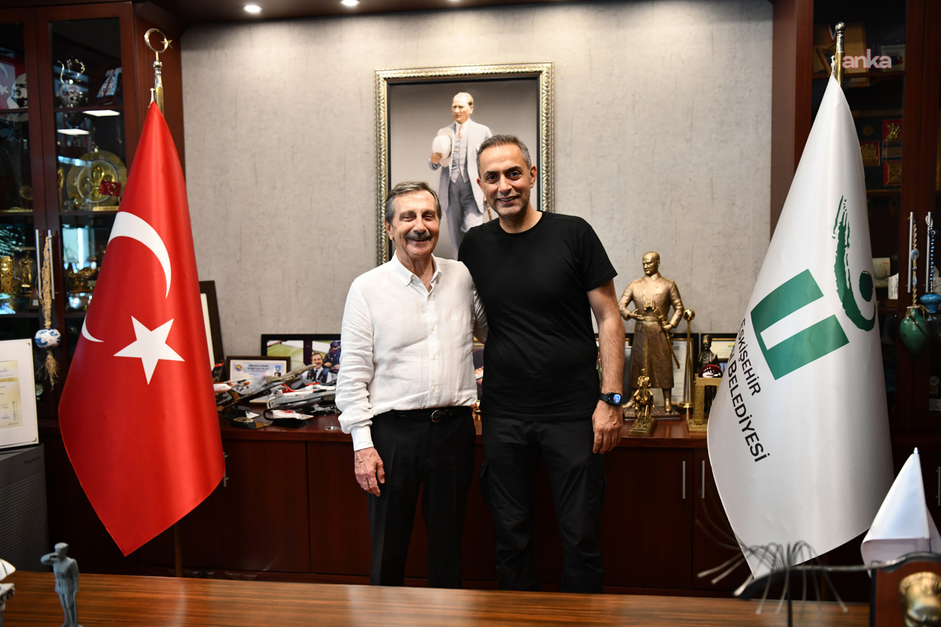 Tepebaşı Belediye Başkanı Ataç, gazeteci Murat Ağırel’i ağırladı
