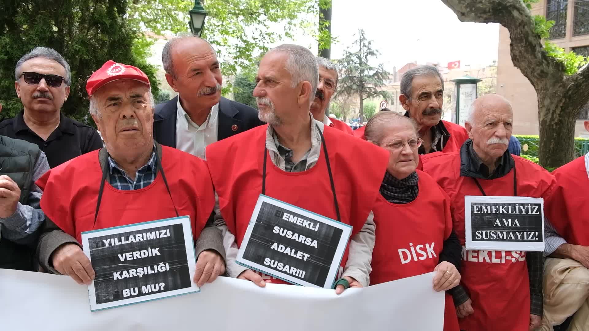 Eskişehir’de emeklilerin basın açıklaması: Emekli aç, sabrımız tok