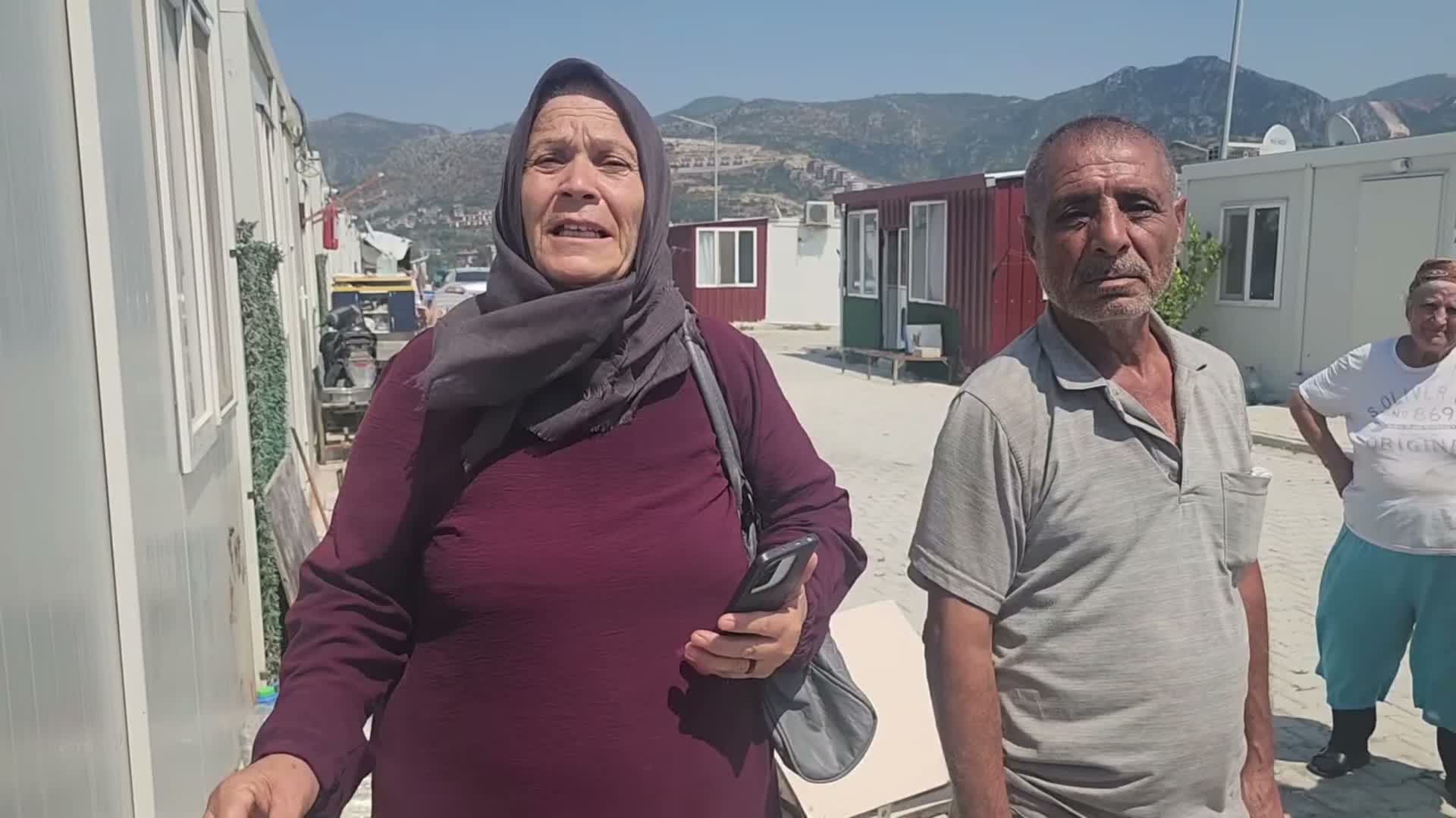 Hataylı depremzede: Konteynerinizden eğer çıkmazsanız polis zoruyla kaldıracağız, diye bizi tehdit ettiler