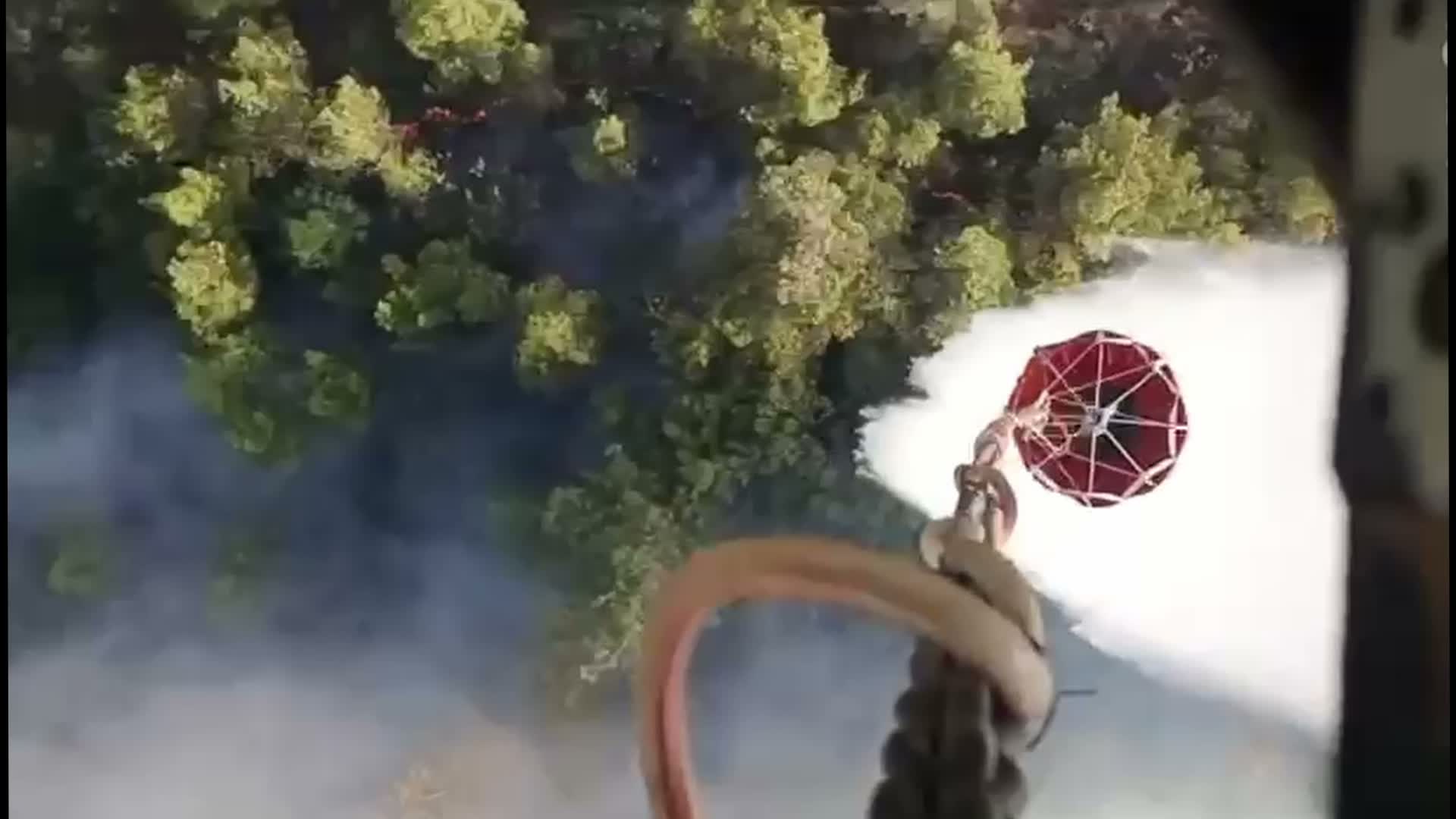 Balıkesir Sındırgı'daki yangına müdahale devam ediyor... Hava ve kara araçlarının sayısı artırıldı