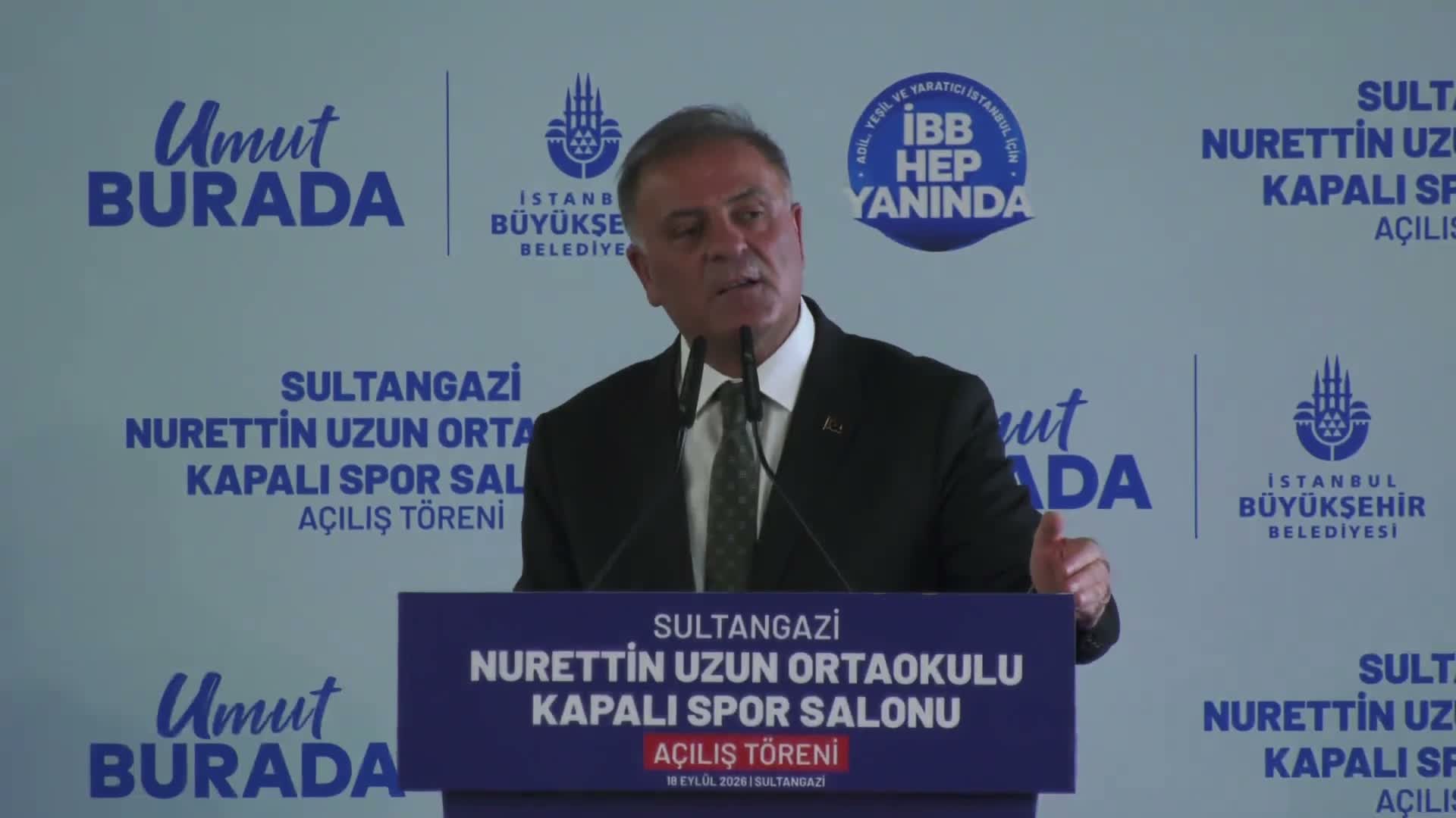 Sultangazi Nurettin Uzun Ortaokulu Kapalı Spor Salonu yenilendi... Nuri Aslan: Bir çocuğumuzun hayatına dokunabiliyorsak bu bizim için en büyük yatırımdır