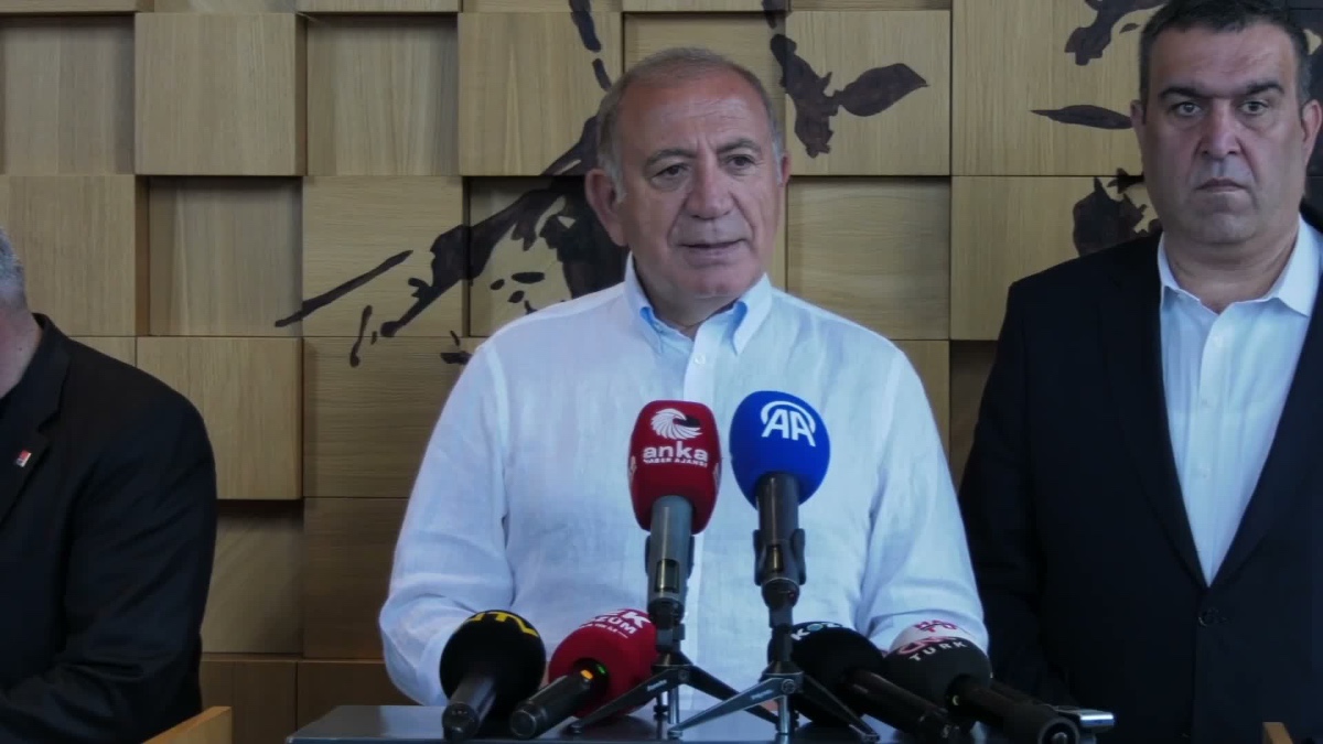 CHP'de İstanbul için formül aranıyor: “Gürsel Tekin ve çağrı heyetini görevden alamayız ama örgütümüzü organize edecek birini atayabiliriz”