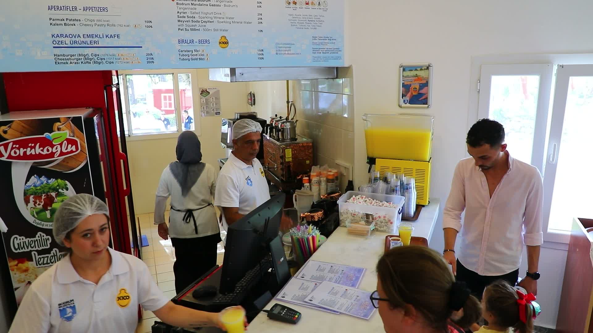 Bodrumluların yeni buluşma noktası: "Karaova Emekli Kafe" hizmete açıldı
