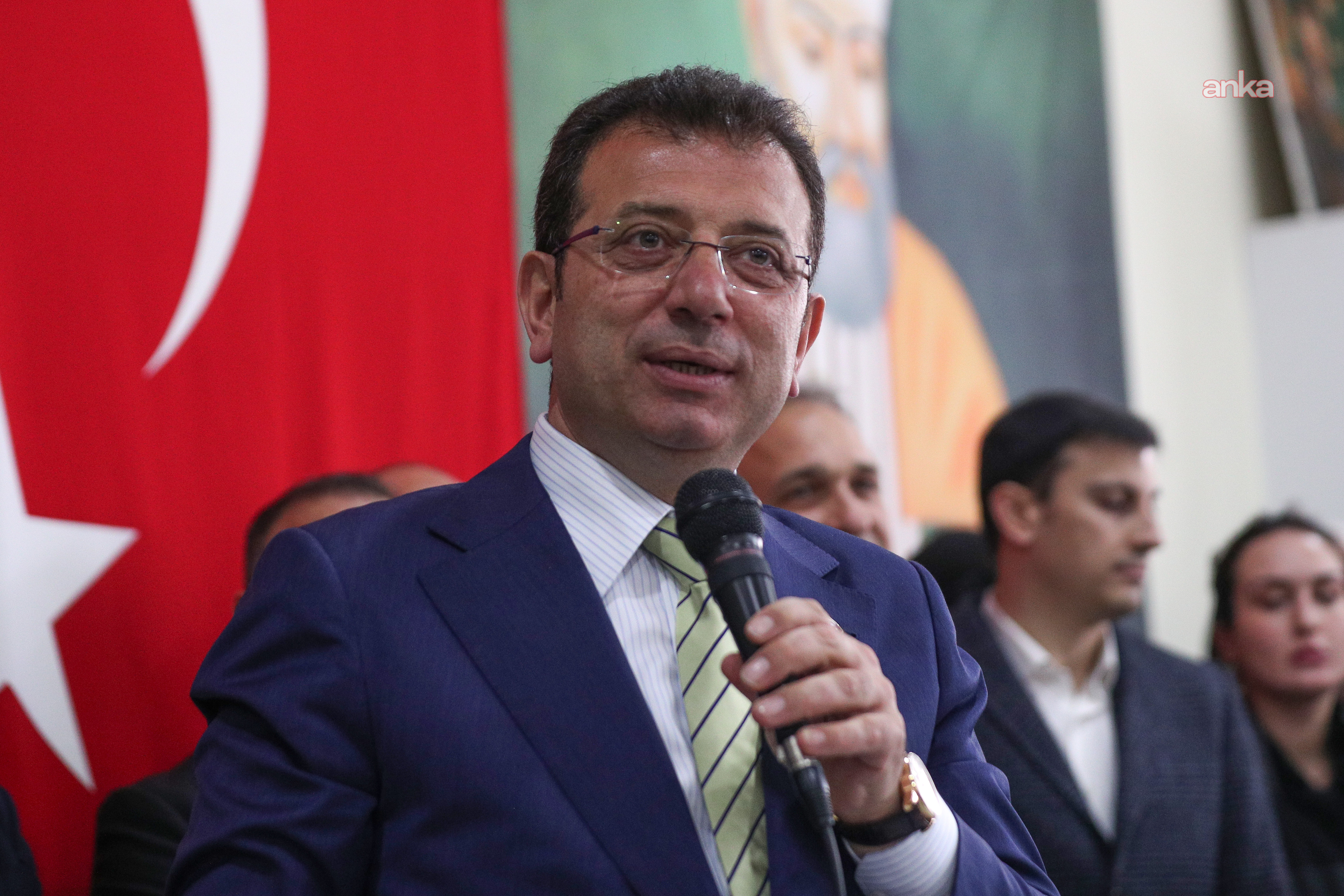 Ekrem İmamoğlu'ndan borsadaki gelişmelerin ardından açıklama: "Krizden çıkışın reçetesi seçim ve milletin iradesidir"
