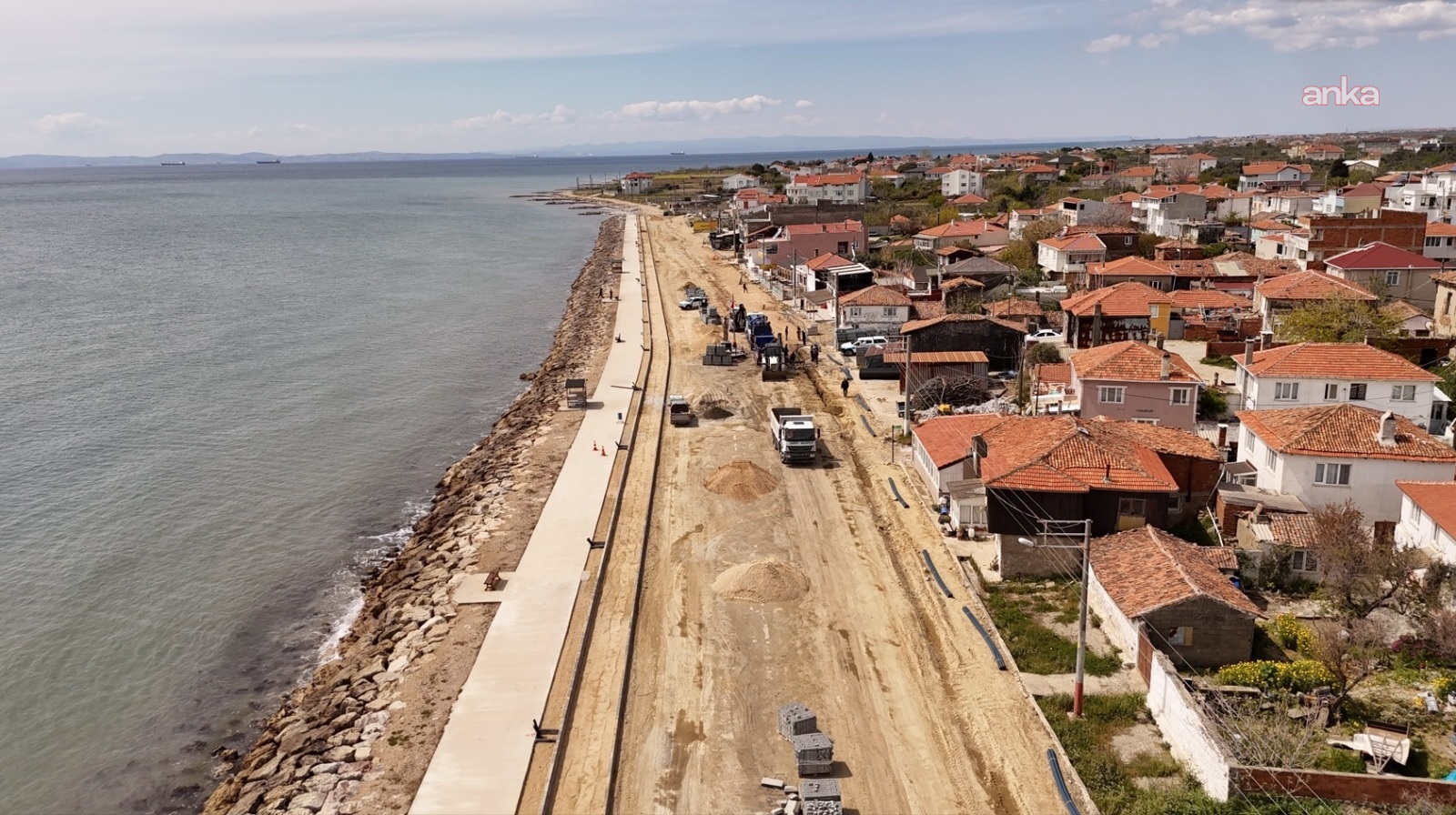 Tekirdağ Büyükşehir Belediyesi'nden Şarköy Eriklice Sahili’nde düzenleme çalışması