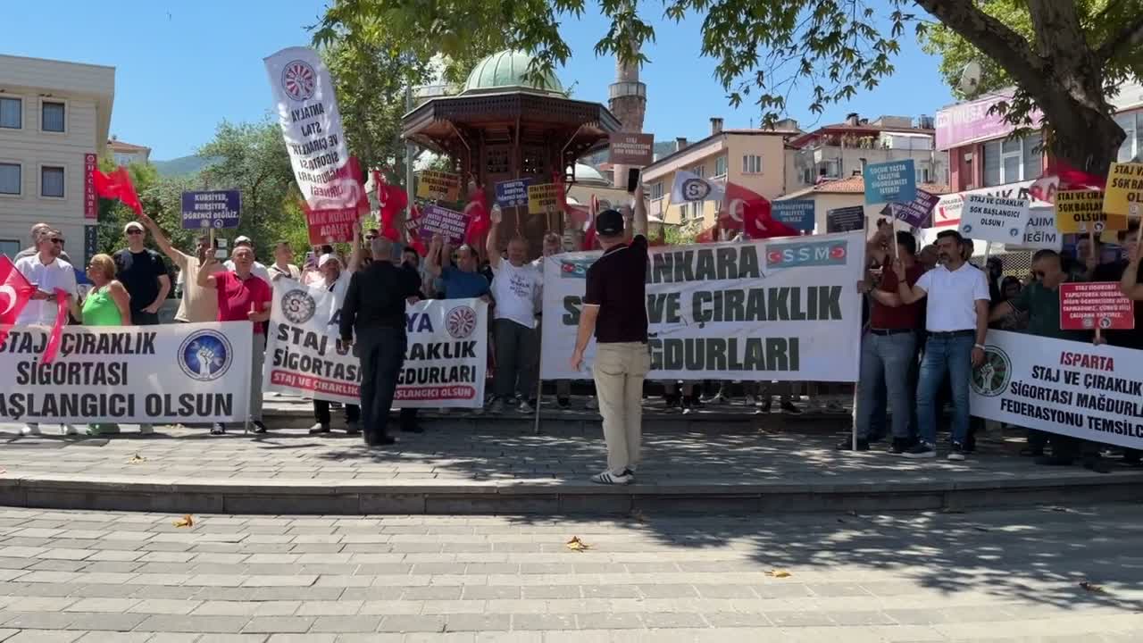 Staj ve çıraklık mağdurları Bursa’da eylem yaptı