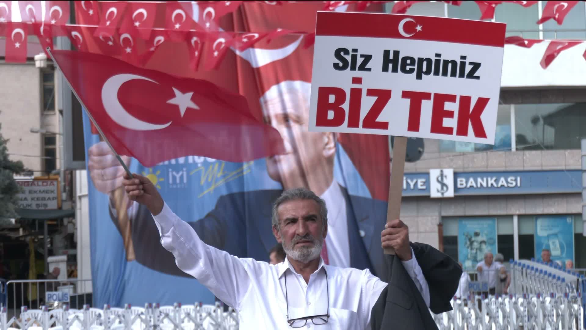 İYİ Parti’den Aksaray'da "Bayrak Açıyorum" mitingi... "Tek vatan, tek bayrak diyen bütün ülke sevdalıları burada"