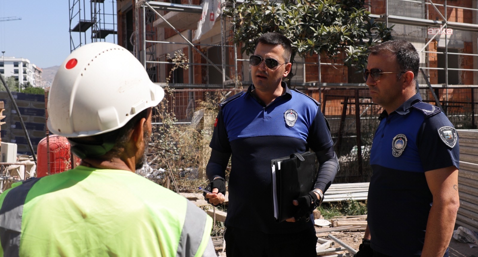 Bayraklı Belediyesi'nden inşaatlara denetim
