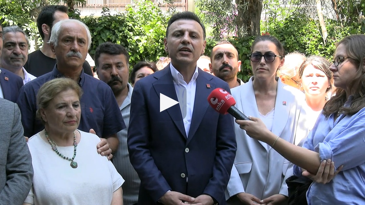 Özgür Çelik: "Türkiye bir yol ayrımında"