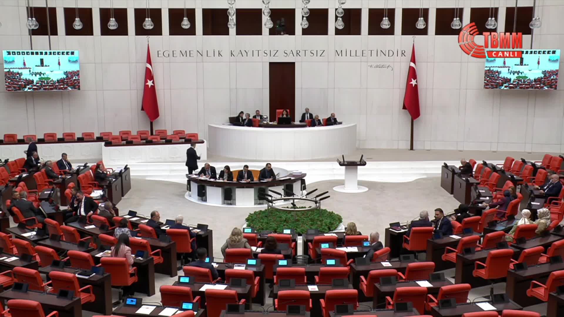 İYİ Parti'nin mülakat mağduru ve özel sektör öğretmenlerinin çalışma koşullarının araştırması önerisi AK Parti ve MHP oylarıyla reddedildi