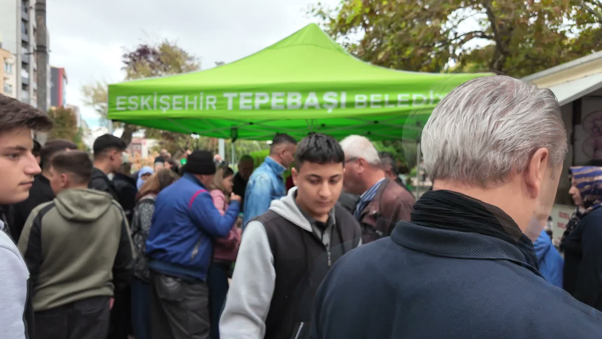 Tepebaşı Belediyesi'nden Ahilik Haftası'na özel pilav ikramı
