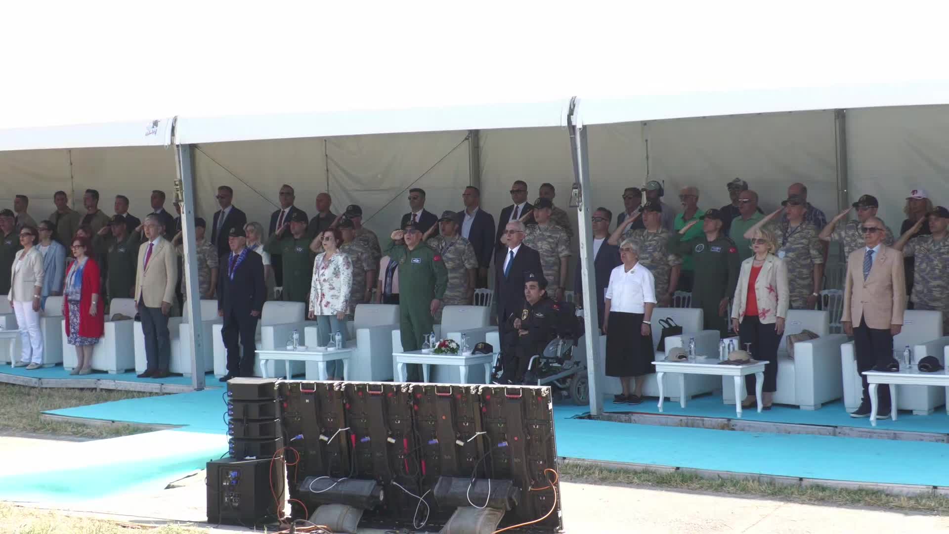 Türk Hava Kuvvetlerinin 115'inci kuruluş yılı etkinlikleri kapsamında İzmir'de Gençlik ve Havacılık Festivali
