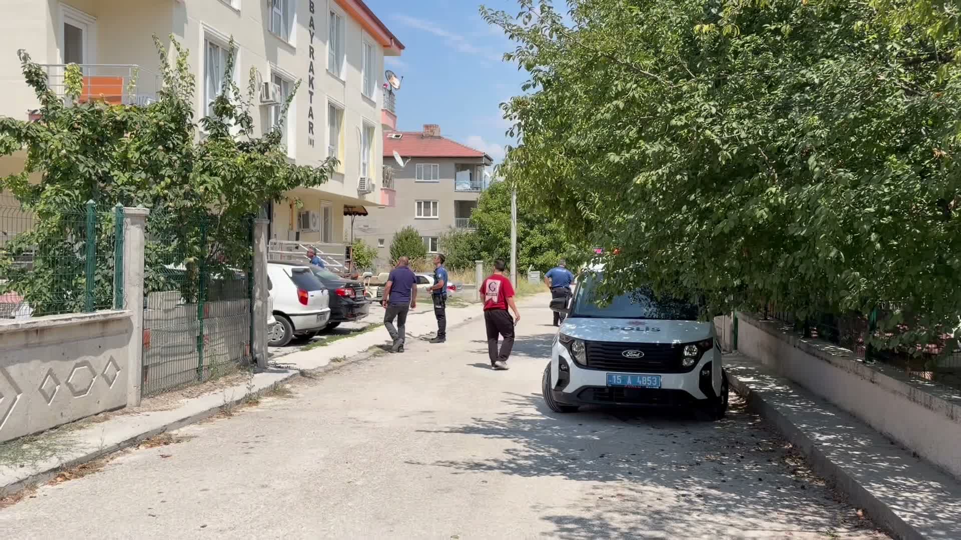 Burdur’da park yeri kavgasında baba ile oğlunu bıçaklayan kişi tutuklandı