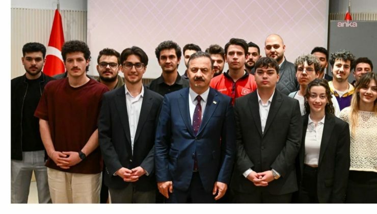 Yavuz Ağıralioğlu'ndan, YKS’ye girecek gençlere başarı mesajı