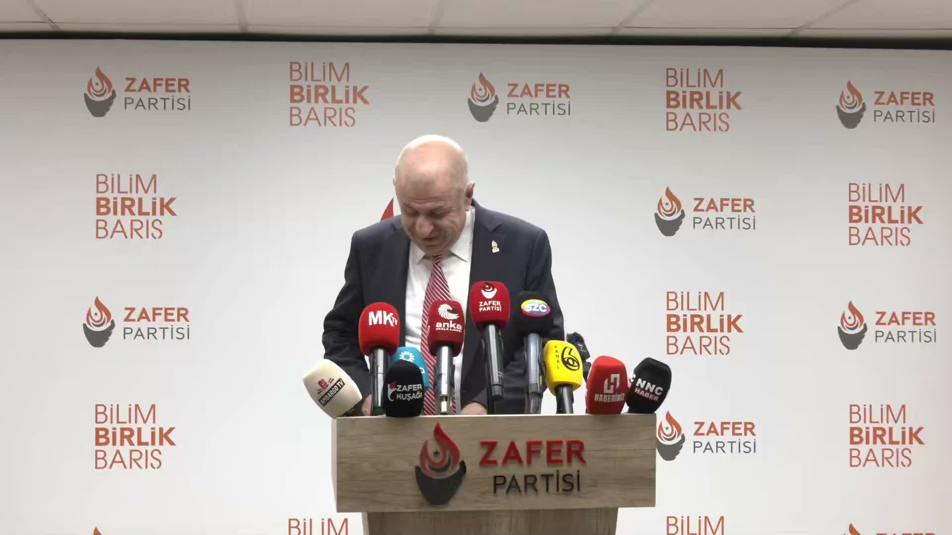 Ümit Özdağ: PKK silah bırakmayacak, silahlarının yerini değiştirecek