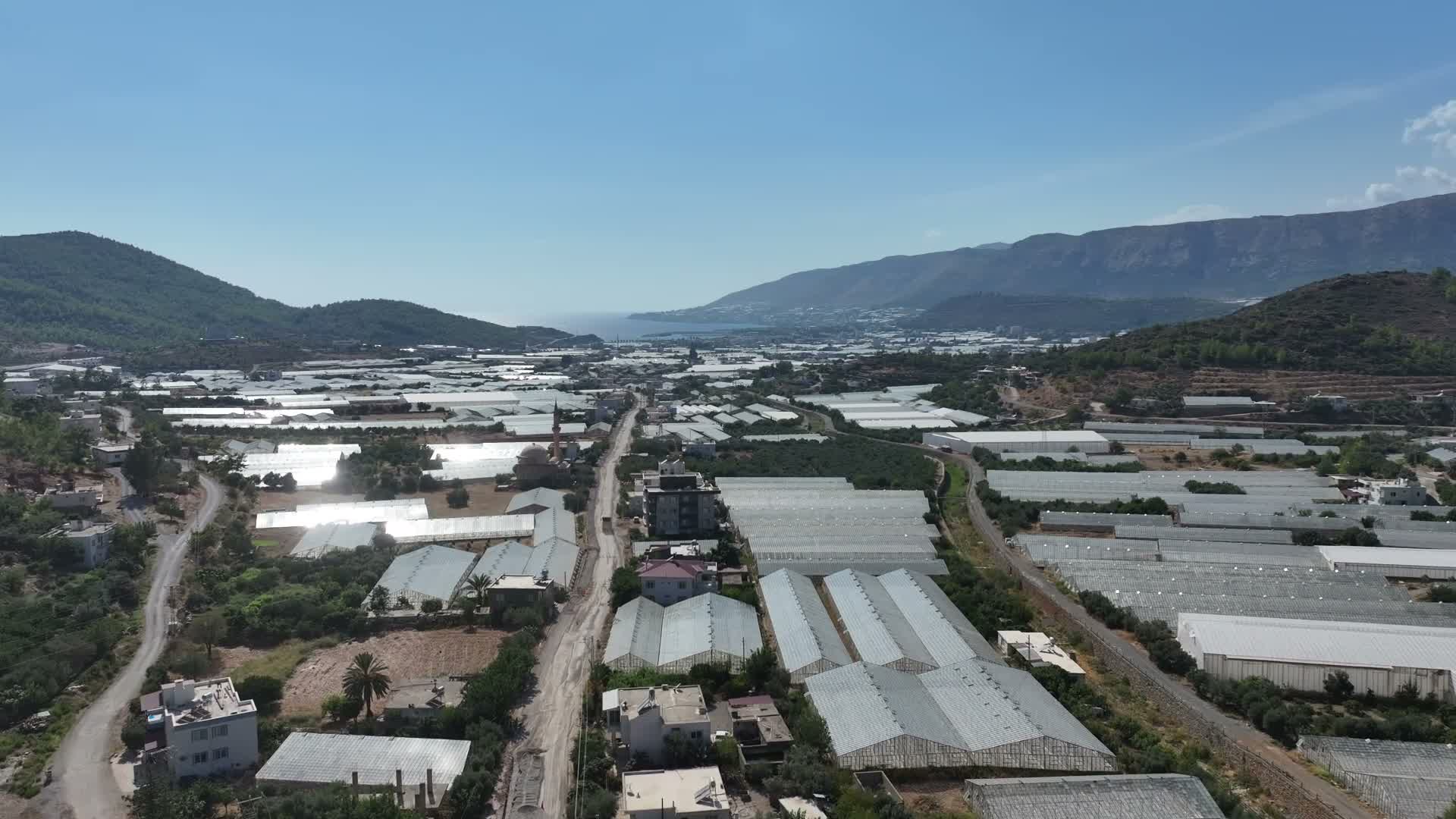 MESKİ, Aydıncık’ta 2 bin 100 metrelik içme suyu hattını yeniledi
