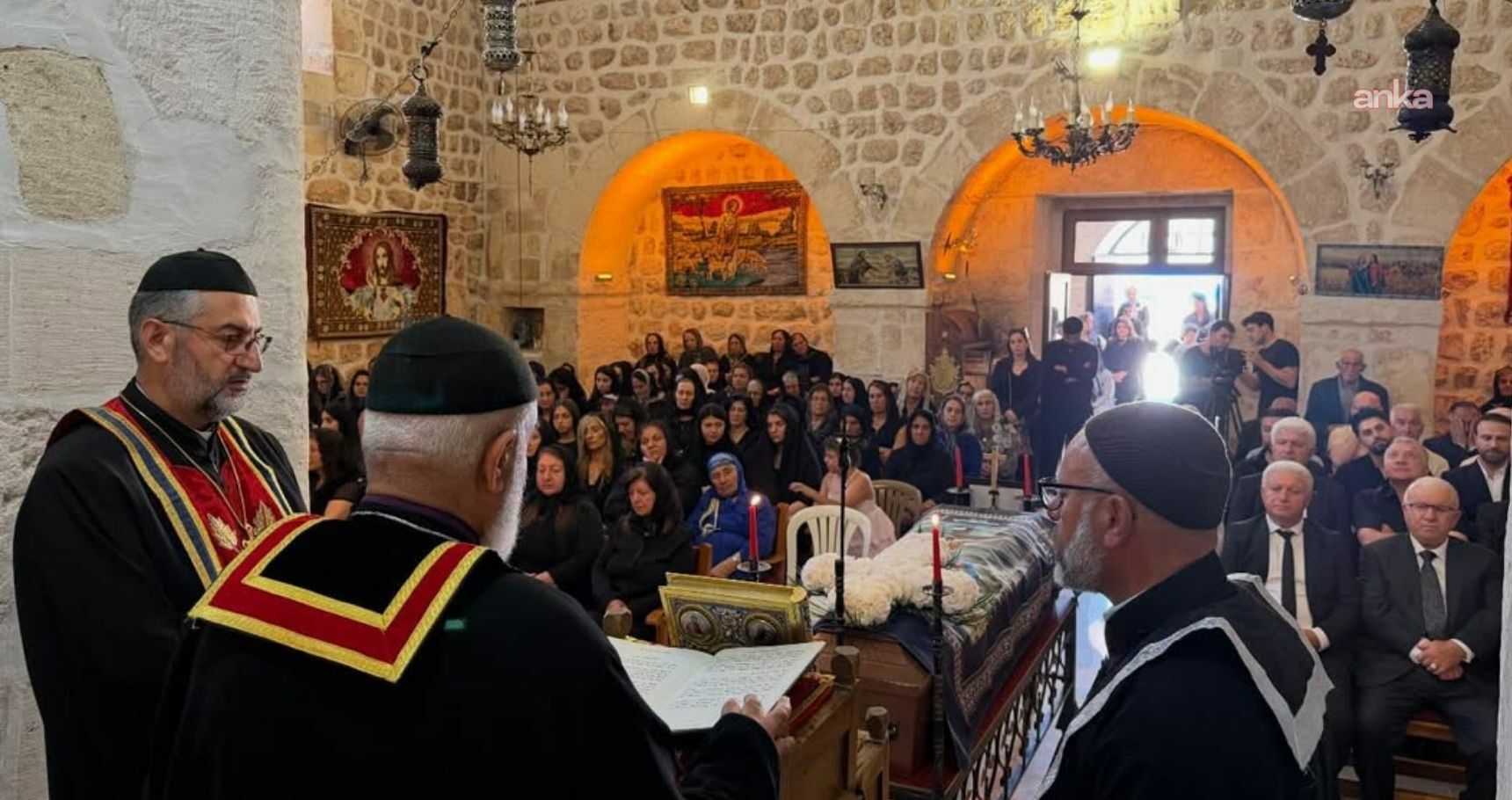 Mardin’de yaşamını yitiren Süryani cemaatine mensup Ergin ve Şahin için kilisede tören düzenlendi
