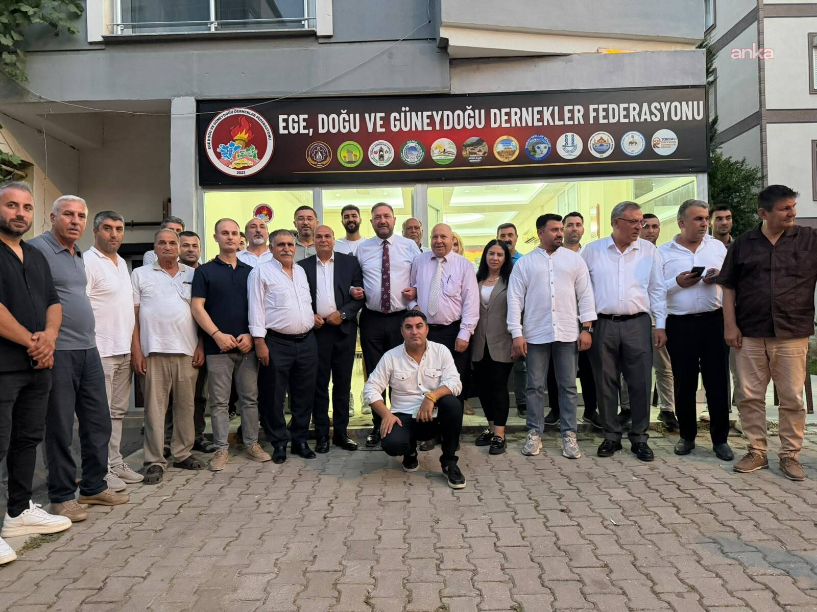 CHP İzmir İl Başkanı Gümrükçü, Torbalı'da Doğu ve Güneydoğu Dernekleri Federasyonu'nu ziyaret etti