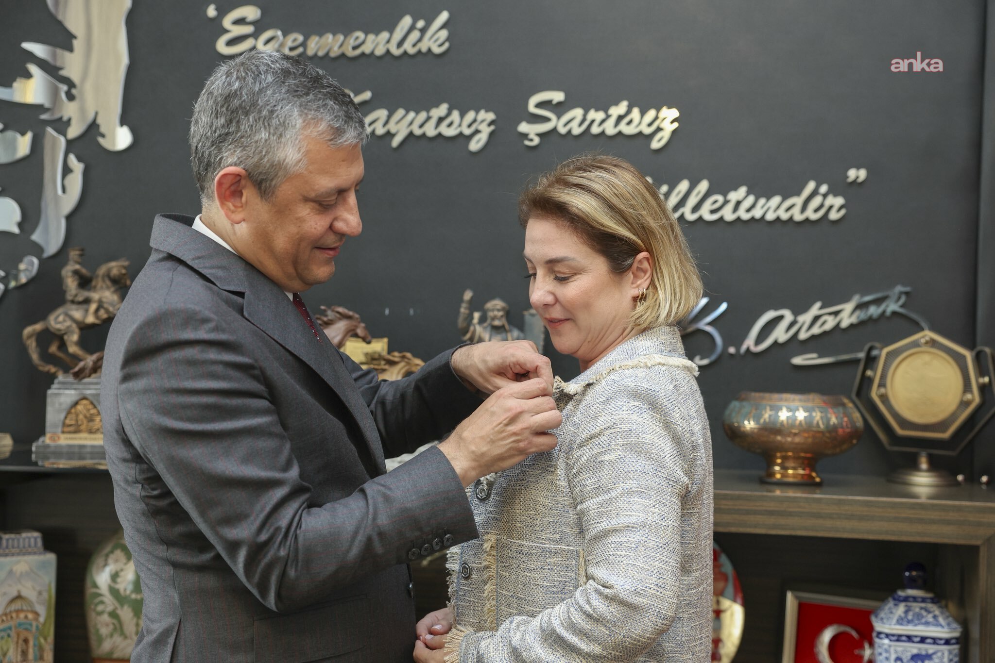 CHP Kurultayı'na iptal kararı... Mısra Öz: "Bu darbenin karşısındayız, saraya hizmet eden bu aklı tanımıyoruz"