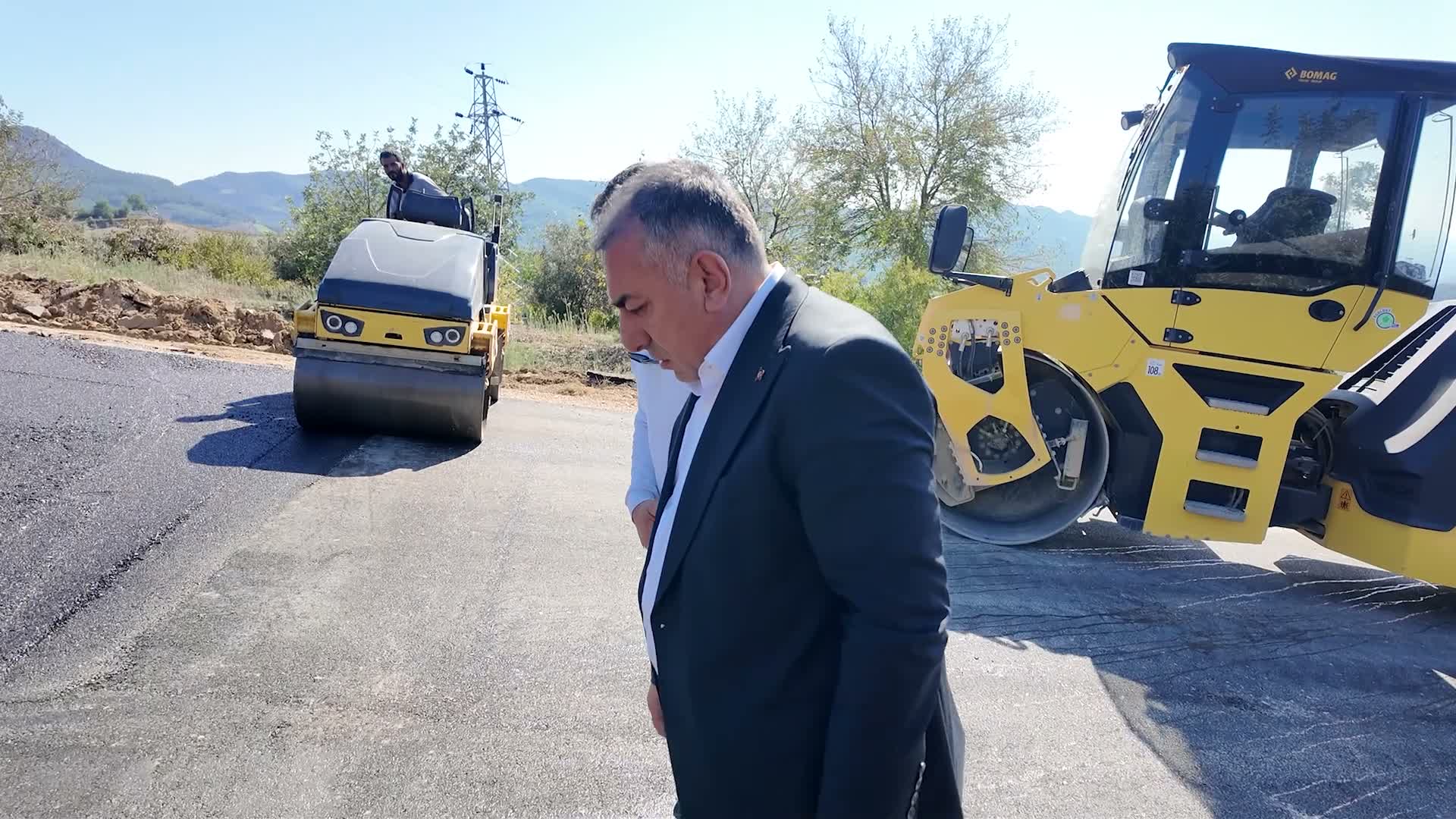 Adana’da 18 köyü birbirine bağlayan 20 kilometrelik yol yenileniyor