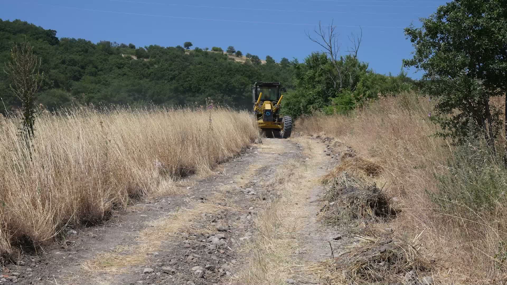 Balıkesir Büyükşehir Belediyesi'nden tarla ve zeytinlik yollarında çalışma