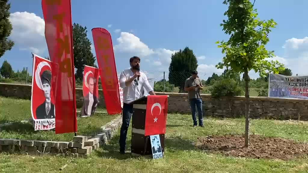 Nazım Hikmet, Bursa'daki anıt mezarı başında anıldı