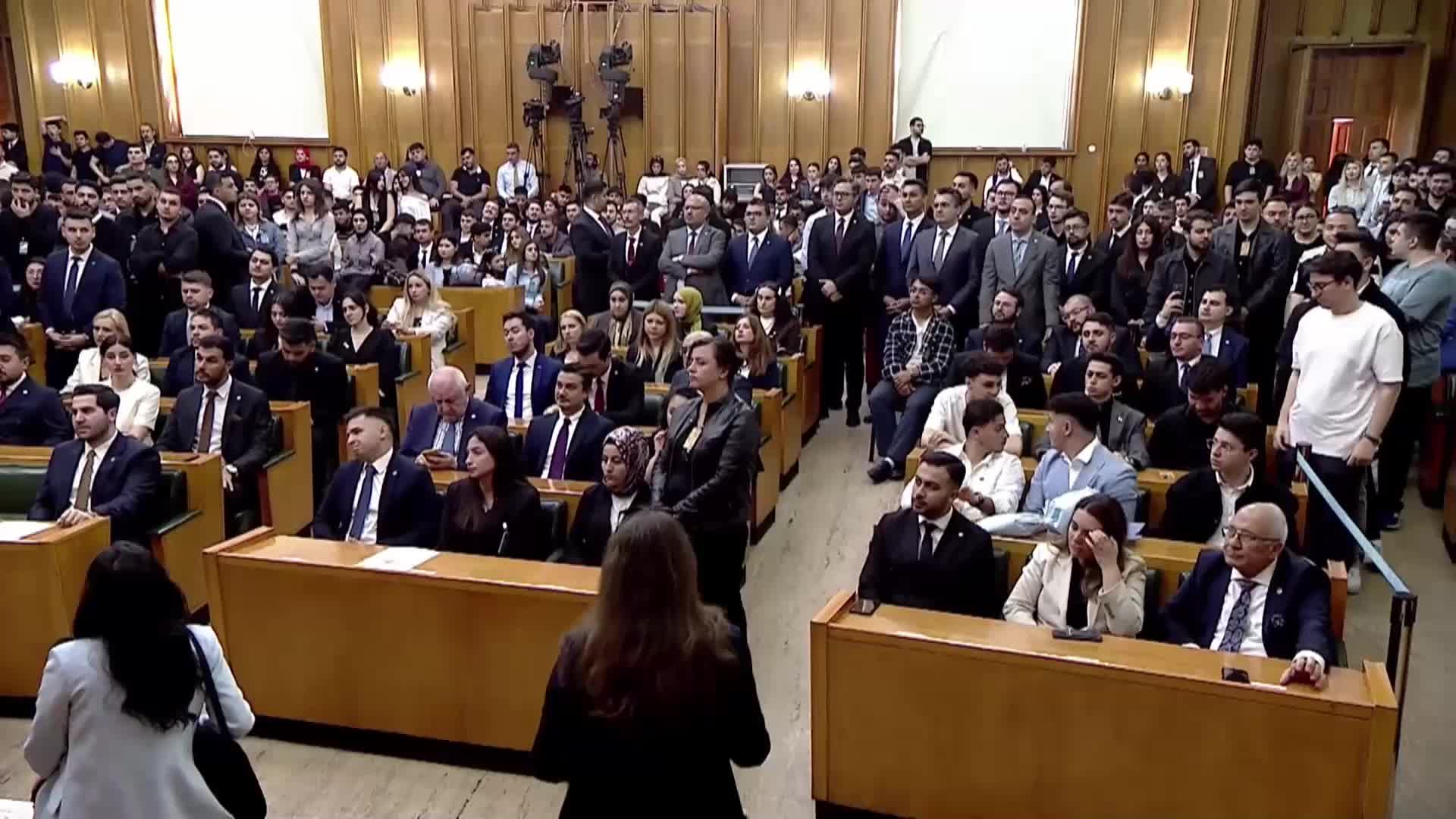 İYİ Parti Grup Toplantısı... Dervişoğlu: Milletle barışamayanlar, hep yabancının ne idüğü belirsiz varlığıyla barışıyorlar